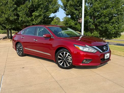 Used 2018 Nissan Altima 2.5 SV w/ 2.5 SV Technology Package FWD image 1