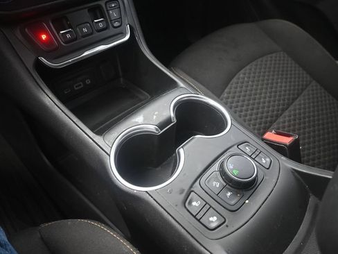 Used 2020 GMC Terrain SLE w/ Driver Convenience Package FWD image 29