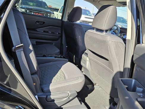 New 2025 Nissan Pathfinder SV image 13