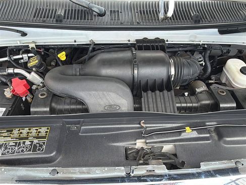 Used 2010 Ford E-350 and Econoline 350 XL RWD image 25