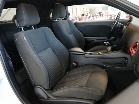 Used 2019 Dodge Challenger SXT image 36