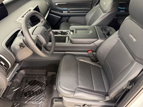 Used 2026 Ford Expedition Max Platinum w/ Stealth Appearance Package AWD/4WD image 5