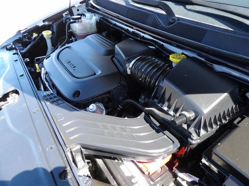 Used 2023 Chrysler Voyager LX FWD image 22