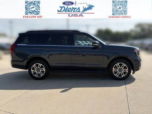 Certified 2025 Ford Expedition Active AWD/4WD image 5
