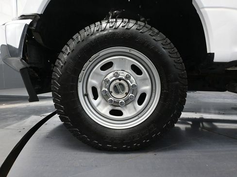 Used 2021 Ford F250 XL w/ Power Equipment Group image 18