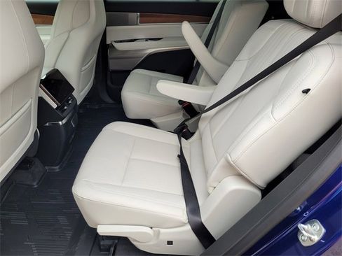 New 2026 Cadillac Vistiq Sport w/ LPO, Floor Liner Package image 25