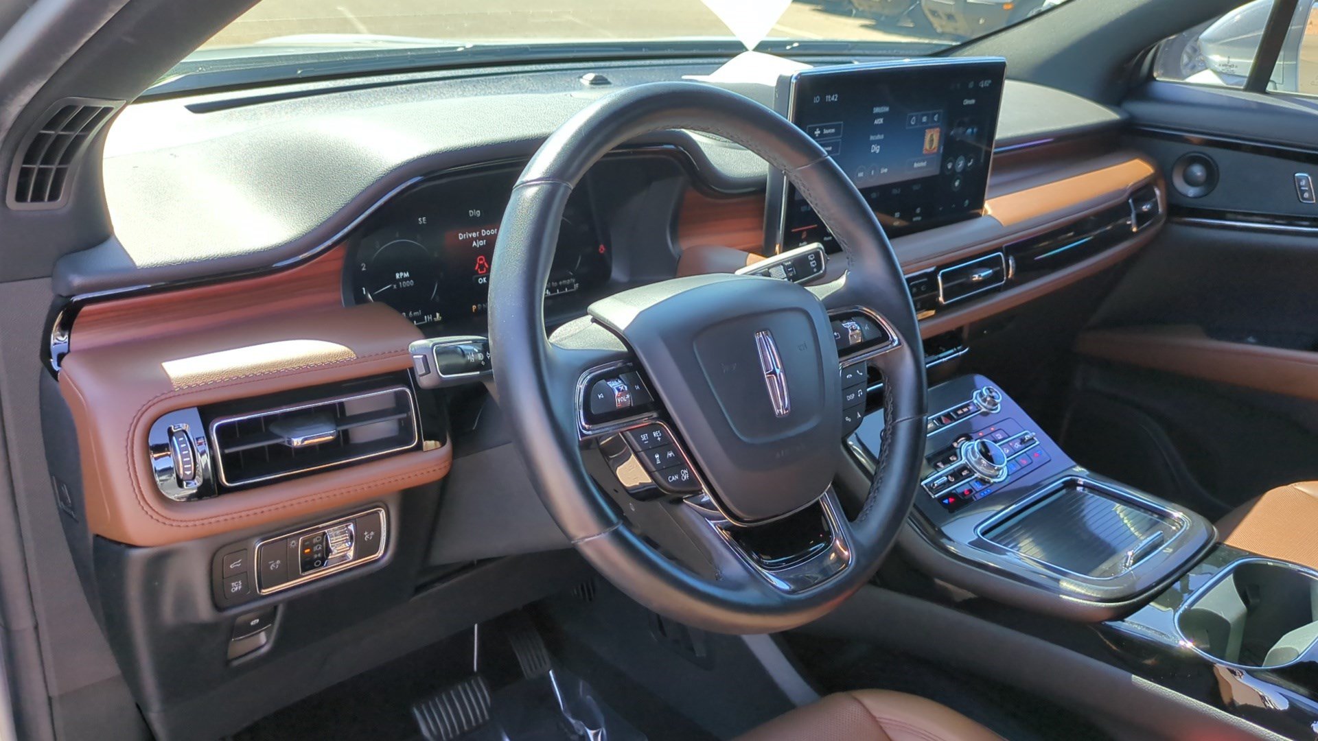 Used 2022 Lincoln Nautilus Reserve w/ Equipment Group 201A FWD image 14
