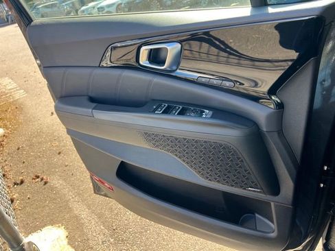 Certified 2025 Kia Carnival SX Prestige image 19