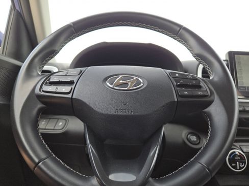 Used 2023 Hyundai Venue Limited FWD image 24