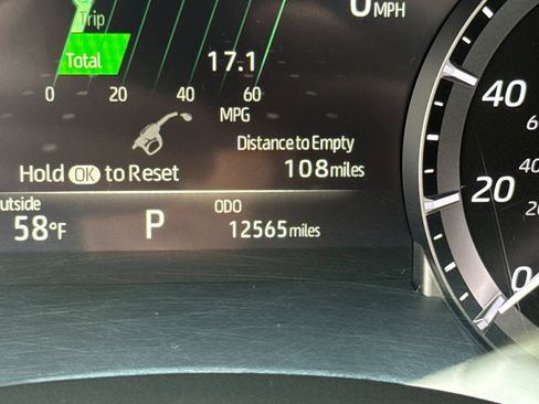 Certified 2024 Toyota Highlander LE image 31