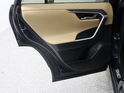 Used 2022 Toyota RAV4 Limited AWD/4WD image 28