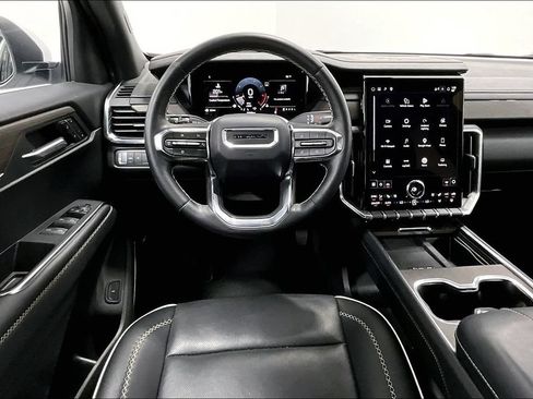 Used 2025 GMC Acadia Denali FWD image 6