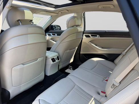 Used 2015 Hyundai Genesis 5.0 RWD image 27