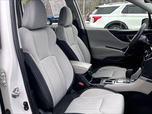 Used 2023 Subaru Forester Base image 7