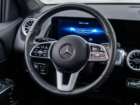 Used 2023 Mercedes-Benz GLB 250 4MATIC image 10