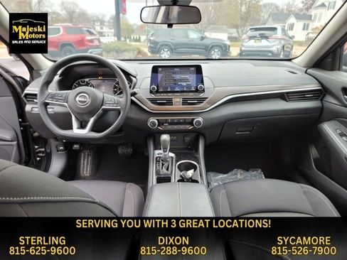 Used 2024 Nissan Altima 2.5 SV image 22