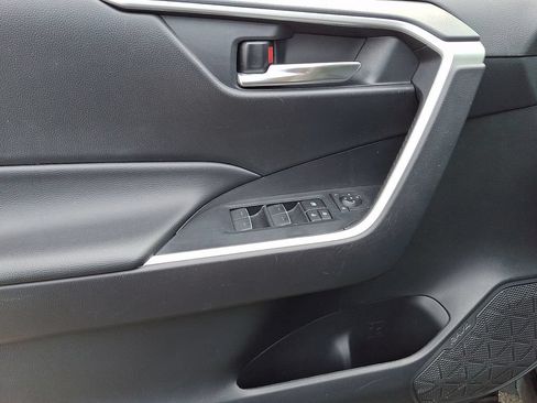 Used 2024 Toyota RAV4 XLE FWD image 13