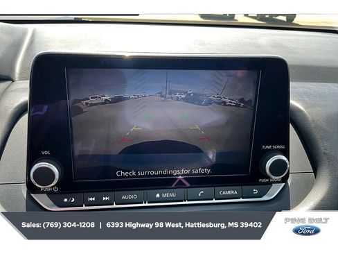 Used 2024 Nissan Rogue S AWD/4WD image 15