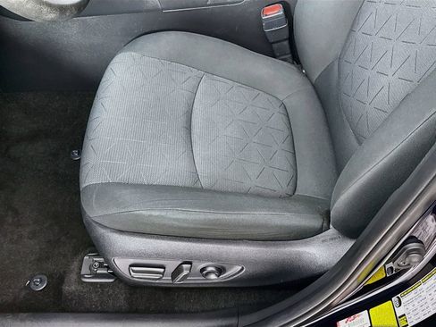 Used 2020 Toyota RAV4 XLE FWD image 13