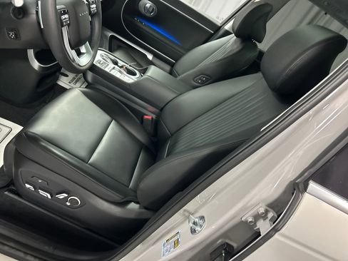 New 2026 Hyundai Ioniq 9 Calligraphy image 10