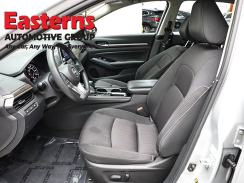 Used 2023 Nissan Altima 2.5 SV image 14