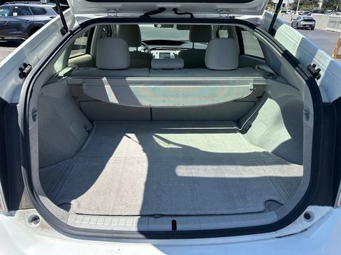 Used 2015 Toyota Prius Two FWD image 6