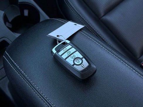 Used 2024 Ford Escape Platinum image 5