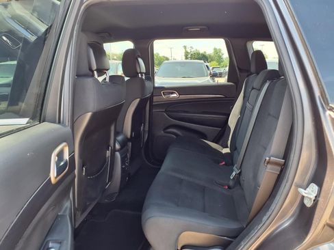 Used 2014 Jeep Grand Cherokee Laredo w/ Quick Order Package 23E AWD/4WD image 12