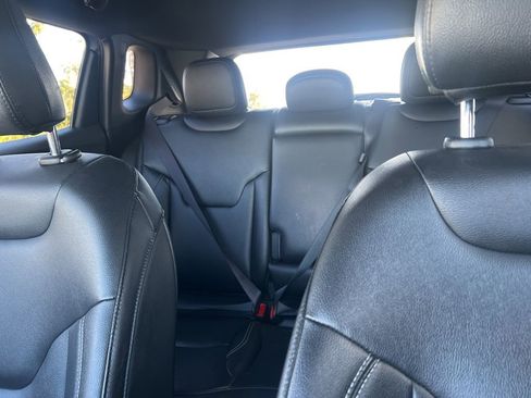 Used 2025 Jeep Compass Limited image 25