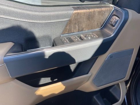 Used 2021 Ford F150 Lariat w/ Equipment Group 502A High image 10