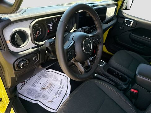 Used 2024 Jeep Wrangler Unlimited Sport AWD/4WD image 10