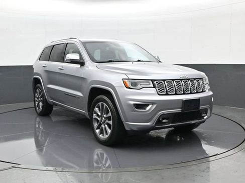 Used 2018 Jeep Grand Cherokee Overland AWD/4WD image 3