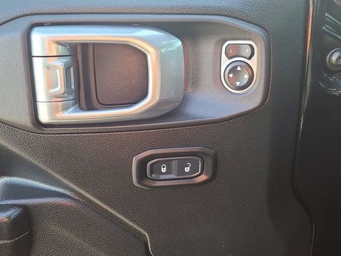 Used 2021 Jeep Wrangler Unlimited Sport AWD/4WD image 12