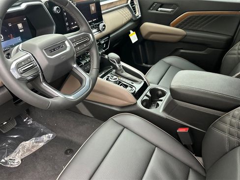 New 2026 GMC Canyon Denali image 8