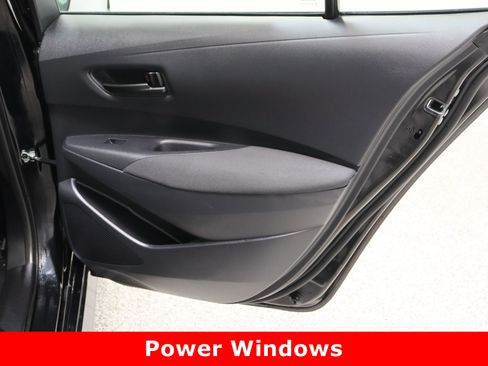 Used 2025 Toyota Corolla LE image 29
