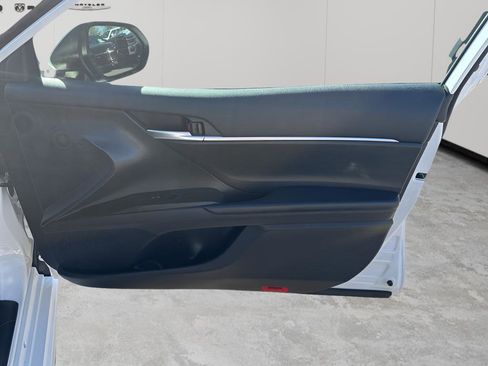 Used 2023 Toyota Camry SE image 13