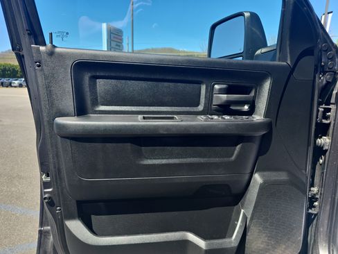 Used 2024 RAM 3500 Tradesman w/ Chrome Appearance Group AWD/4WD image 15
