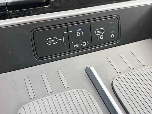 Used 2025 Hyundai Santa Fe SEL FWD image 22
