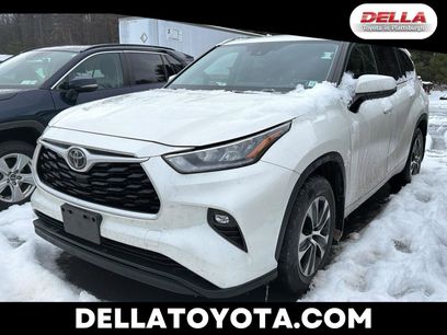 Used 2020 Toyota Highlander XLE