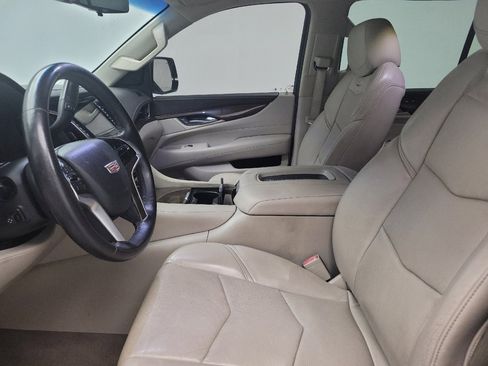Used 2018 Cadillac Escalade ESV Luxury RWD image 17