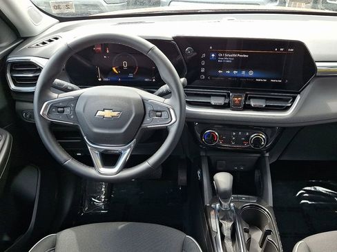 Certified 2025 Chevrolet TrailBlazer LT w/ LT Cold Weather Package image 11