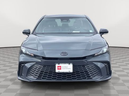 Used 2025 Toyota Camry SE image 2