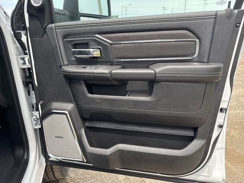 New 2026 RAM 2500 Laramie AWD/4WD image 28