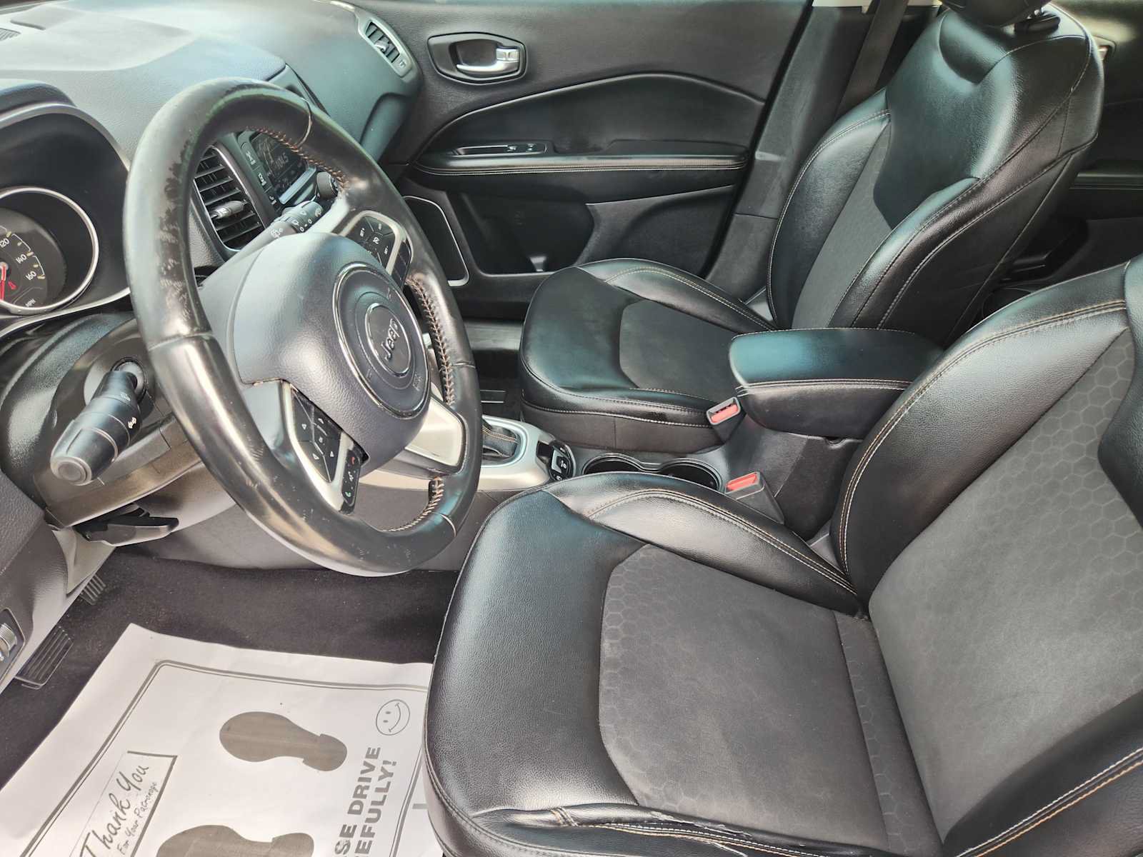 Used 2018 Jeep Compass Latitude FWD image 13