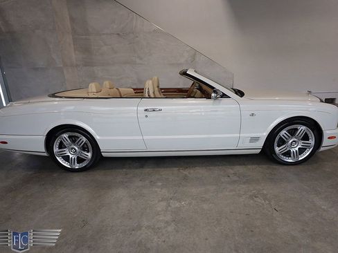 Used 2010 Bentley Azure T RWD image 45