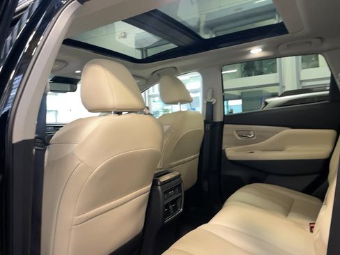 Used 2024 Nissan Murano SL image 6