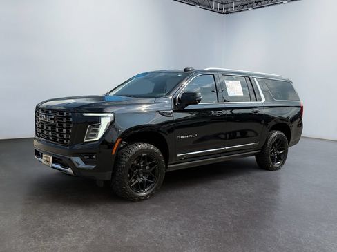Used 2025 GMC Yukon XL Denali Ultimate AWD/4WD image 7
