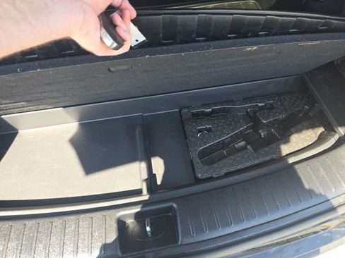 Used 2025 Kia Sorento S FWD image 38