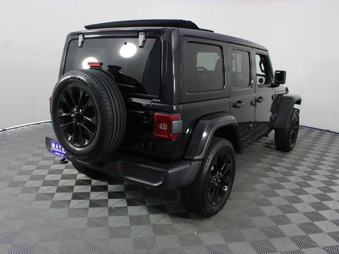 Used 2025 Jeep Wrangler Unlimited Sahara w/ Safety Group AWD/4WD image 23