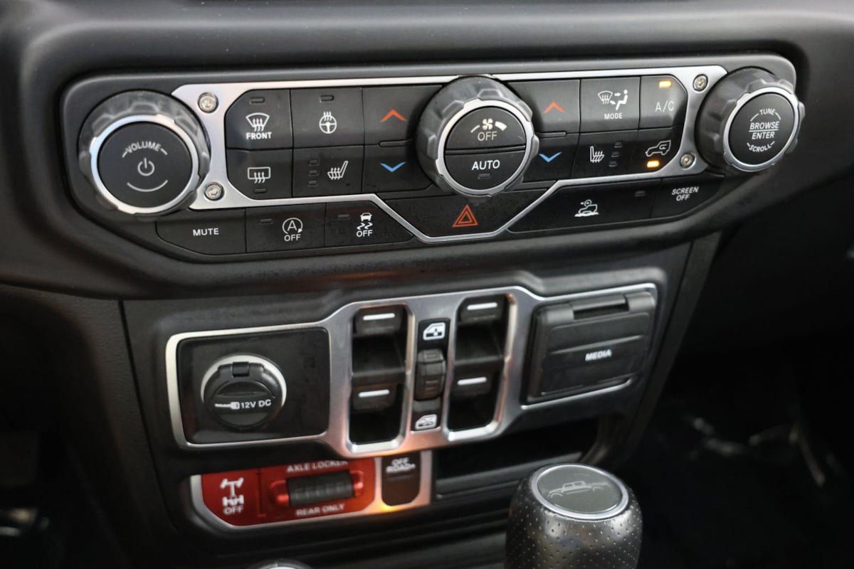 Used 2022 Jeep Gladiator Mojave w/ Cold Weather Group AWD/4WD image 26